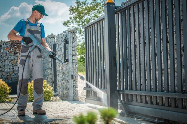 Best Pool Deck Cleaning  in Dade City North, FL